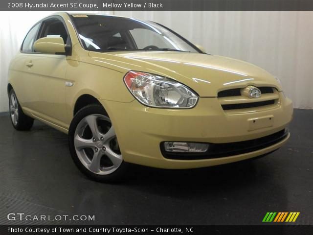 2008 Hyundai Accent SE Coupe in Mellow Yellow
