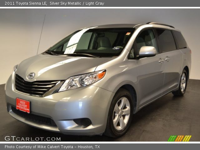 2011 Toyota Sienna LE in Silver Sky Metallic