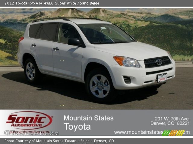 2012 Toyota RAV4 I4 4WD in Super White