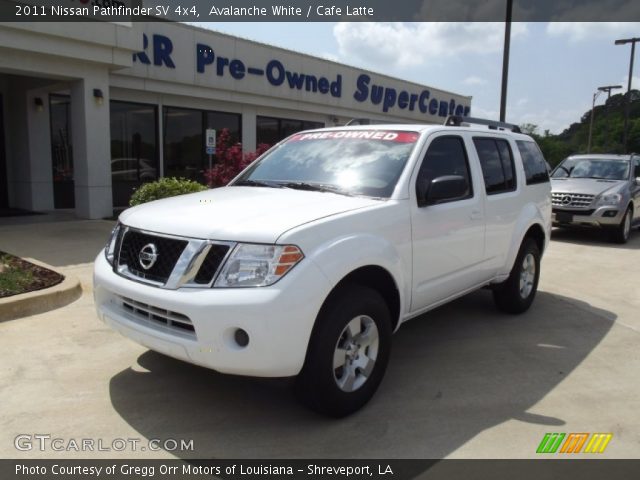 2011 Nissan Pathfinder SV 4x4 in Avalanche White