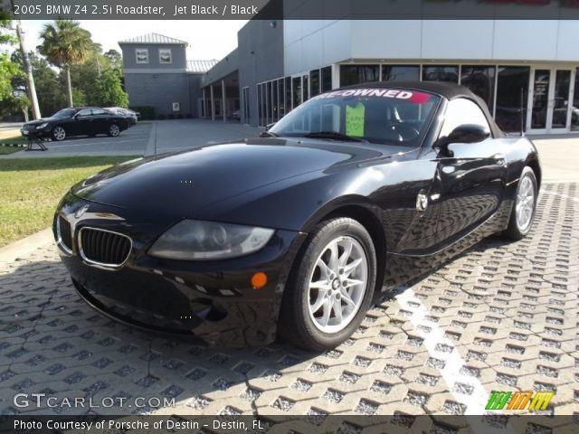 2005 BMW Z4 2.5i Roadster in Jet Black