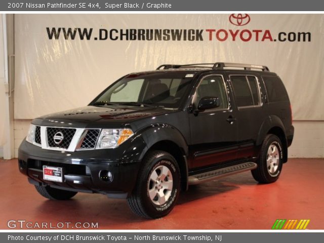 2007 Nissan Pathfinder SE 4x4 in Super Black
