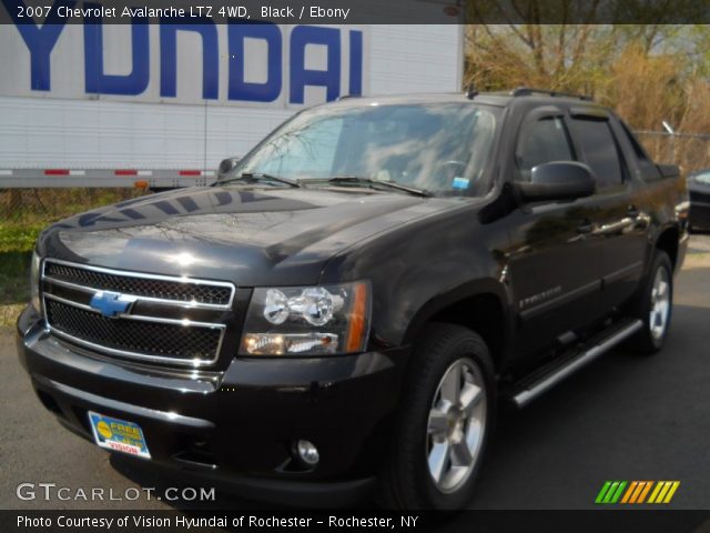 2007 Chevrolet Avalanche LTZ 4WD in Black