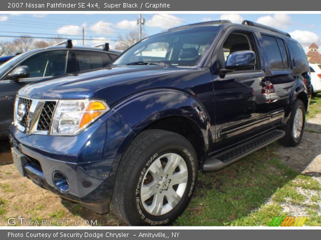 2007 Nissan Pathfinder SE 4x4 in Super Black