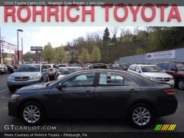 2010 Toyota Camry XLE in Magnetic Gray Metallic