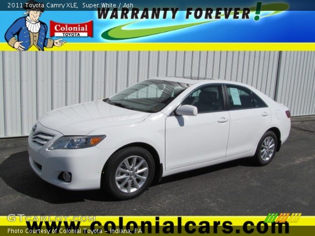 2011 Toyota Camry XLE in Super White