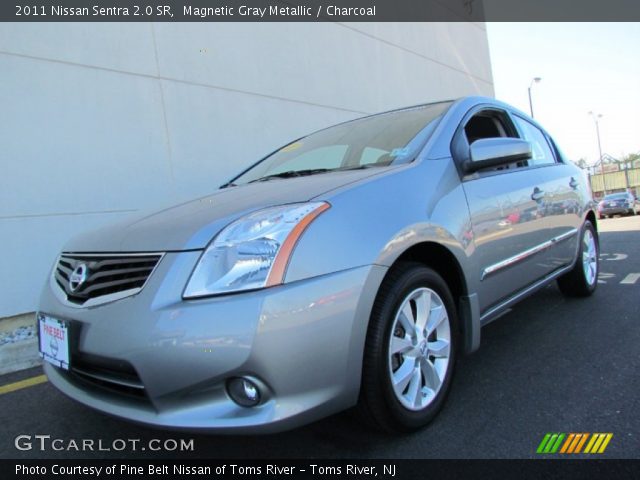 2011 Nissan Sentra 2.0 SR in Magnetic Gray Metallic