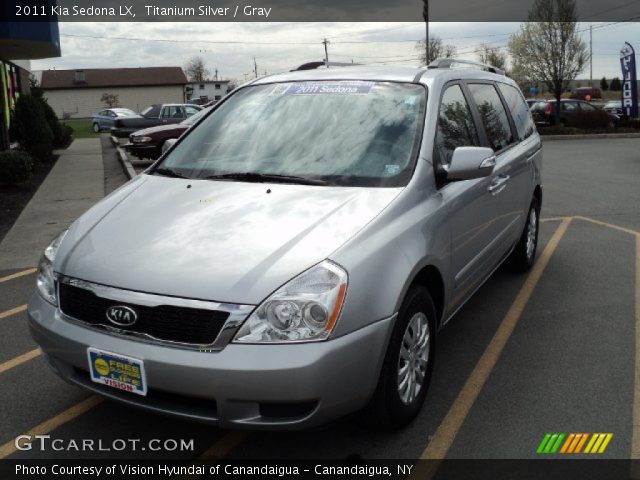 2011 Kia Sedona LX in Titanium Silver