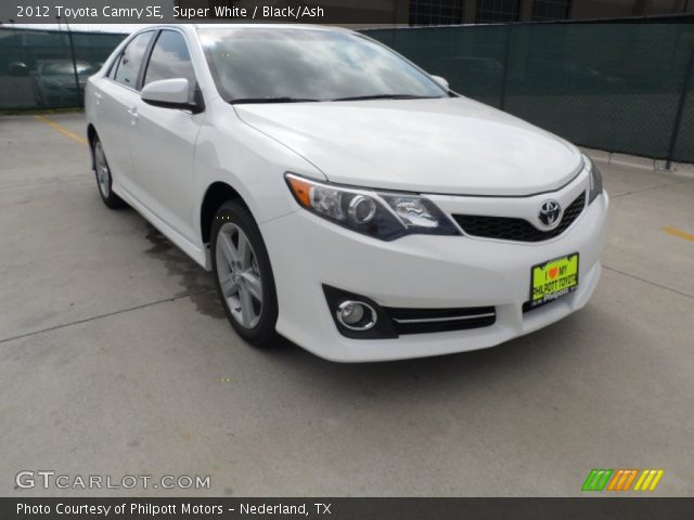 2012 Toyota Camry SE in Super White