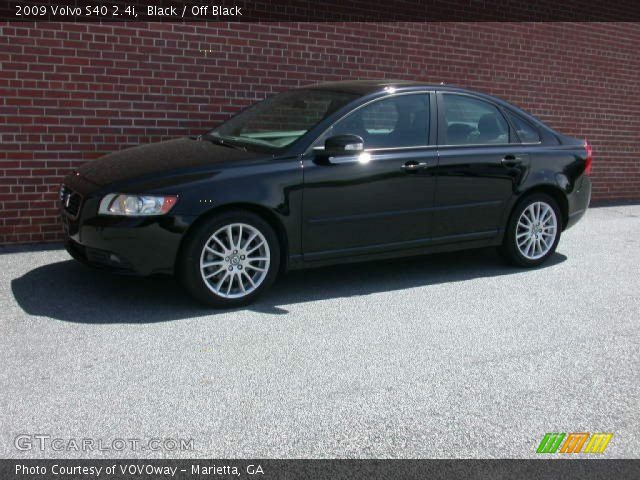 2009 Volvo S40 2.4i in Black