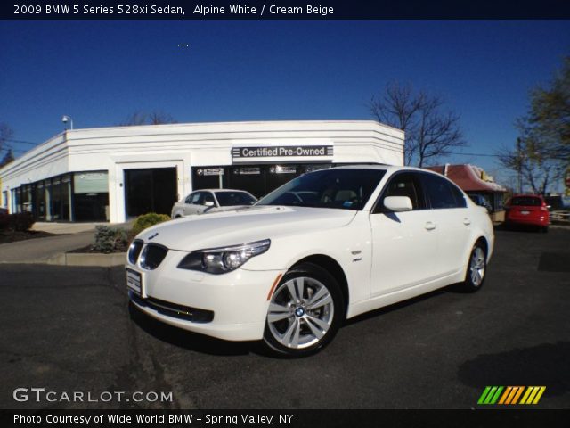 2009 BMW 5 Series 528xi Sedan in Alpine White
