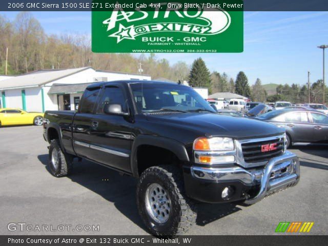 2006 GMC Sierra 1500 SLE Z71 Extended Cab 4x4 in Onyx Black