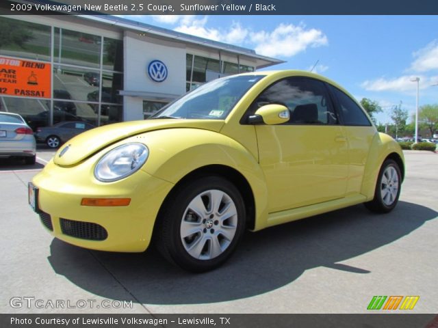 2009 Volkswagen New Beetle 2.5 Coupe in Sunflower Yellow