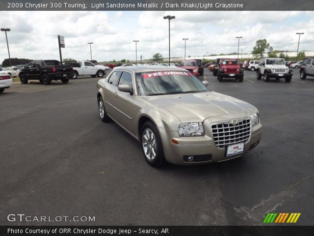 2009 Chrysler 300 Touring in Light Sandstone Metallic