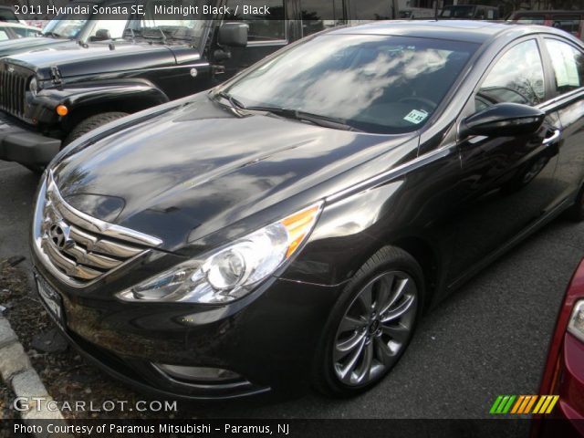 2011 Hyundai Sonata SE in Midnight Black