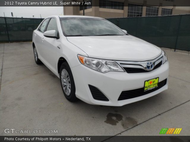 2012 Toyota Camry Hybrid LE in Super White
