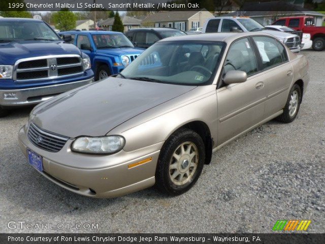 1999 Chevrolet Malibu LS Sedan in Sandrift Metallic