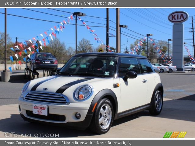 2010 Mini Cooper Hardtop in Pepper White