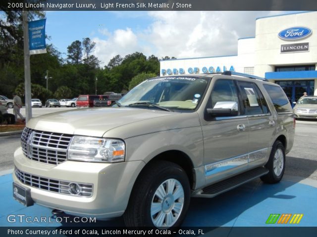 2008 Lincoln Navigator Luxury in Light French Silk Metallic