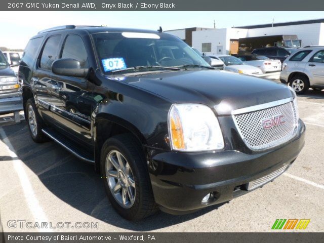 2007 GMC Yukon Denali AWD in Onyx Black
