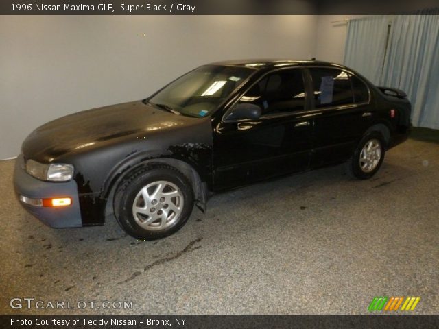 1996 Nissan Maxima GLE in Super Black