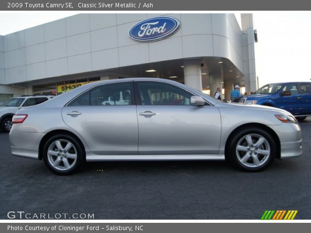 2009 Toyota Camry SE in Classic Silver Metallic