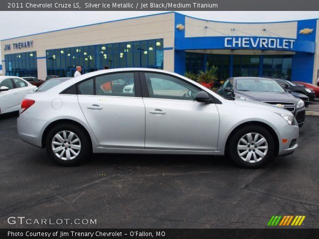 2011 Chevrolet Cruze LS in Silver Ice Metallic