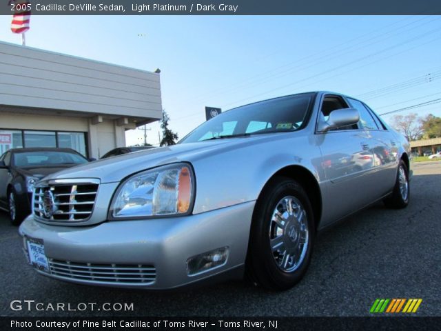 2005 Cadillac DeVille Sedan in Light Platinum