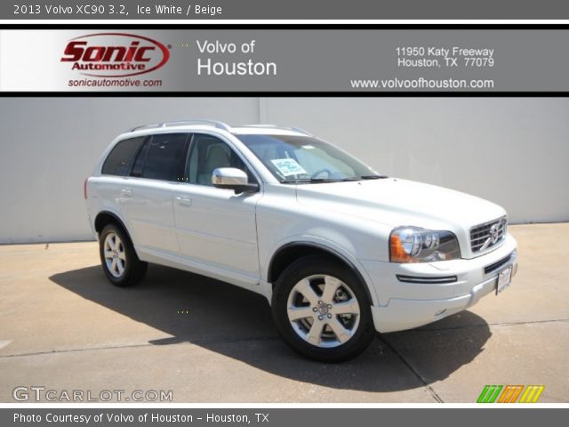 2013 Volvo XC90 3.2 in Ice White