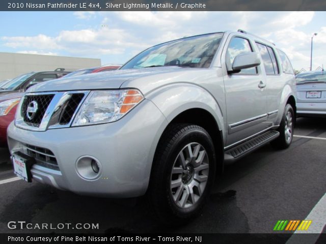 2010 Nissan Pathfinder LE 4x4 in Silver Lightning Metallic