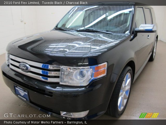 2010 Ford Flex Limited in Tuxedo Black