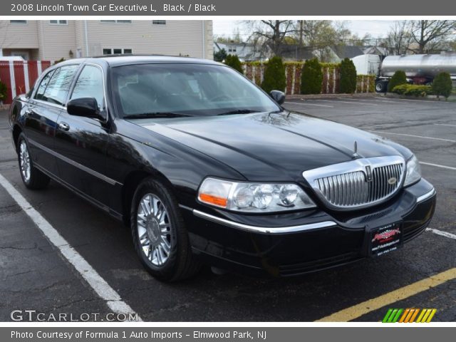 2008 Lincoln Town Car Executive L in Black