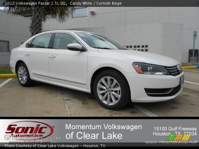 2012 Volkswagen Passat 2.5L SEL in Candy White
