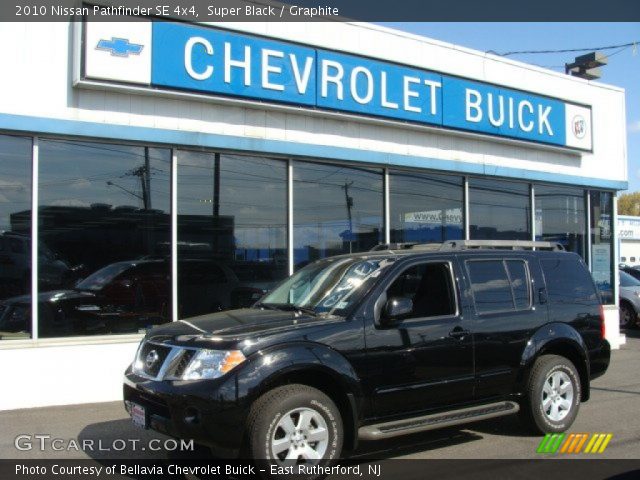 2010 Nissan Pathfinder SE 4x4 in Super Black