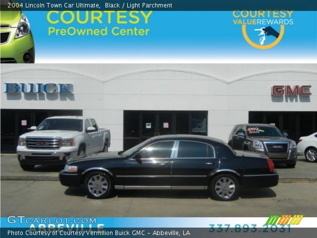 2004 Lincoln Town Car Ultimate in Black