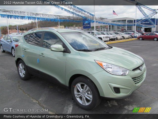 2012 Hyundai Tucson GLS in Kiwi Green