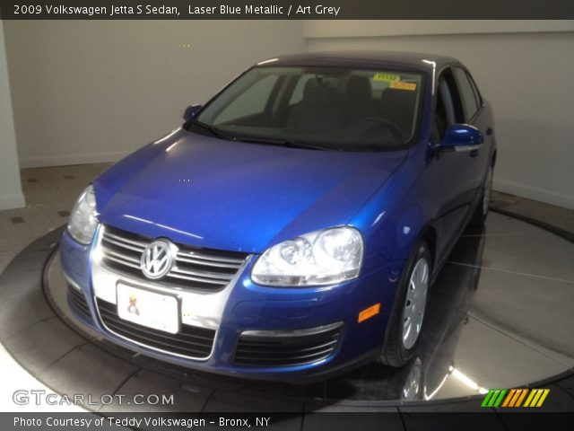 2009 Volkswagen Jetta S Sedan in Laser Blue Metallic