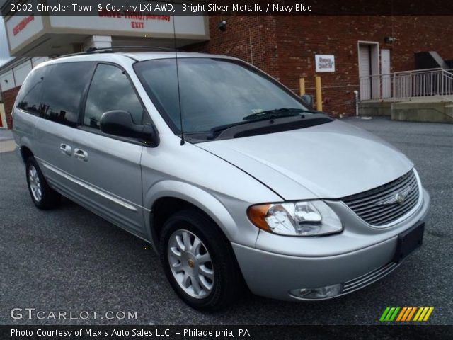 2002 Chrysler Town & Country LXi AWD in Bright Silver Metallic