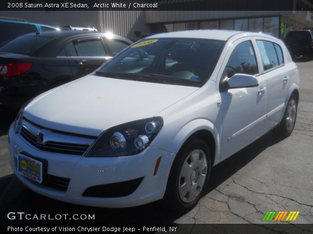 2008 Saturn Astra XE Sedan in Arctic White