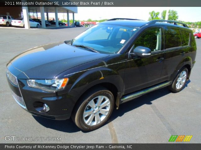 2011 Mitsubishi Outlander SE in Labrador Black Pearl