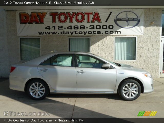 2012 Toyota Camry Hybrid XLE in Classic Silver Metallic