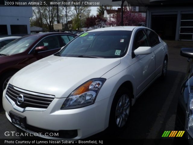 2009 Nissan Altima 2.5 in Winter Frost Pearl