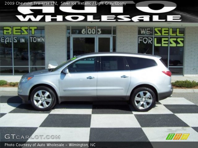 2009 Chevrolet Traverse LTZ in Silver Ice Metallic