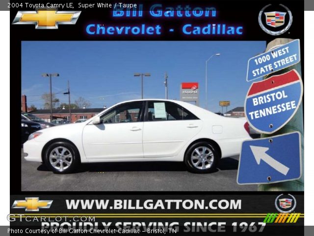 2004 Toyota Camry LE in Super White