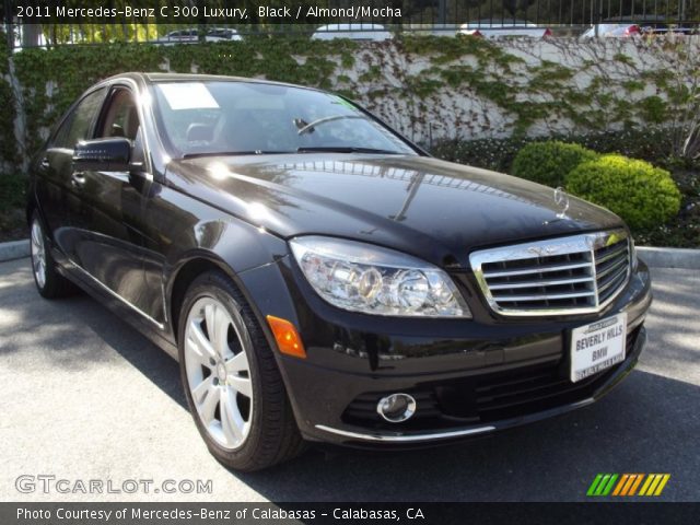 2011 Mercedes-Benz C 300 Luxury in Black