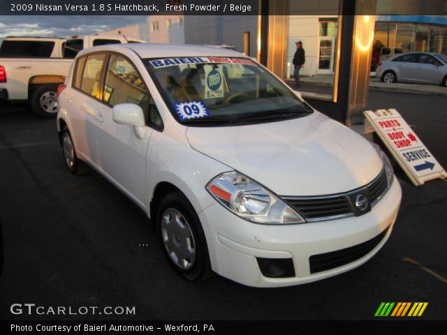 2009 Nissan Versa 1.8 S Hatchback in Fresh Powder
