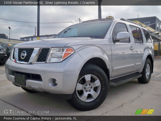 2006 Nissan Pathfinder SE in Silver Lightning Metallic