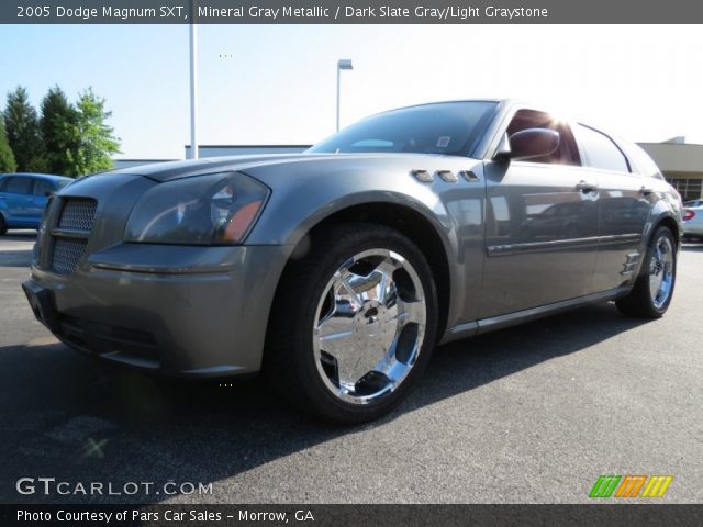 2005 Dodge Magnum SXT in Mineral Gray Metallic