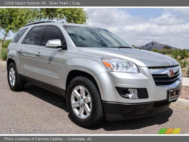 2008 Saturn Outlook XR in Silver Pearl