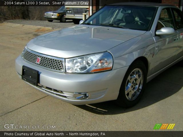 2004 Saturn L300 3 Sedan in Silver Platinum